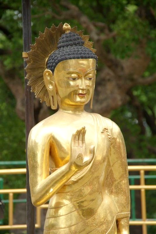 	Nepal: Buddhastatue an buddhistischem Tempel	