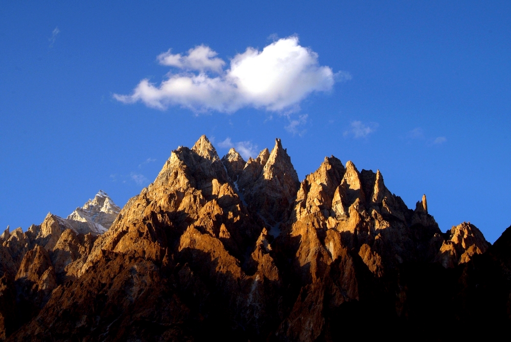 pakistan_berge_im_hunzatal.jpg